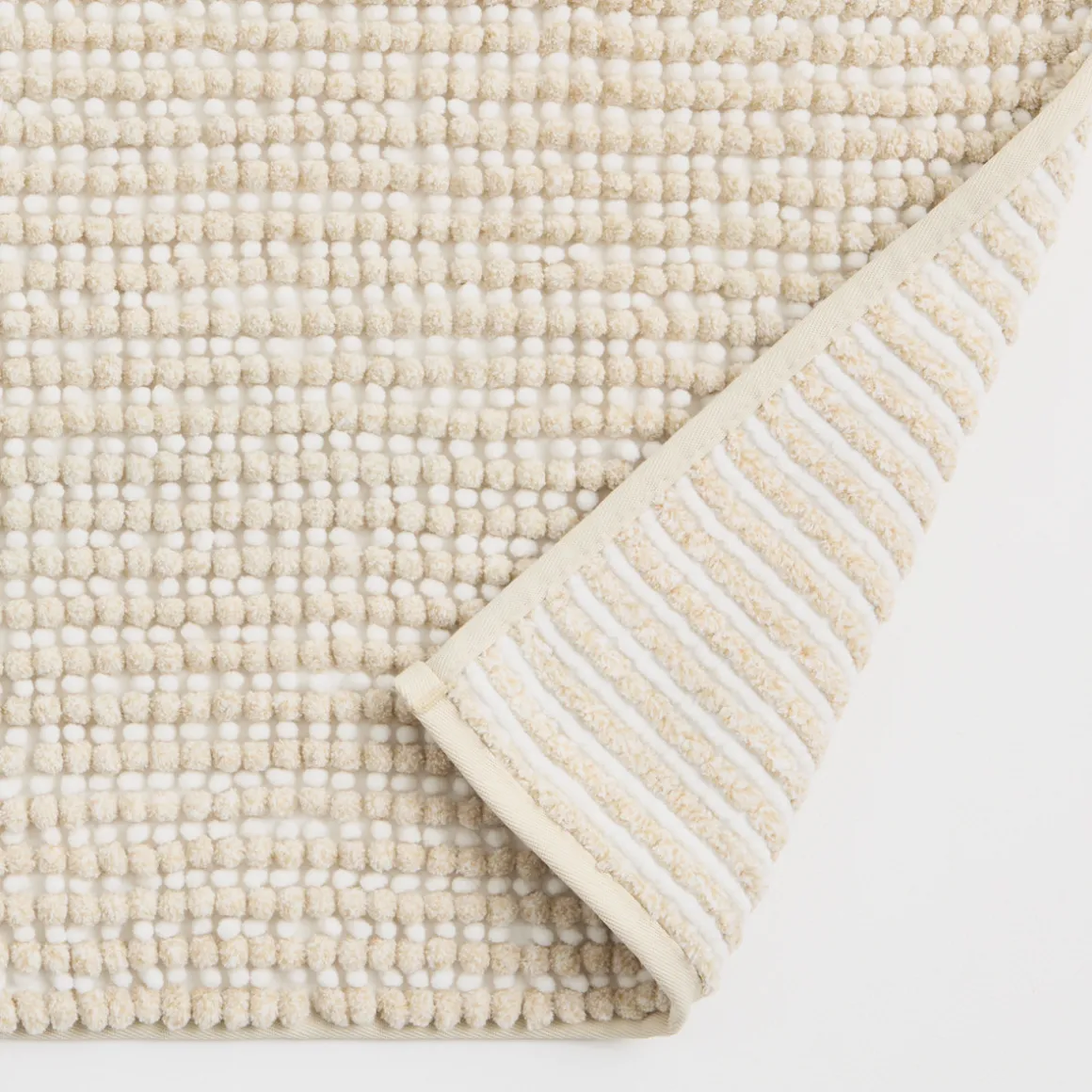 Ava Toggle Bath Mat
