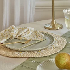 Daisy Husk Placemat