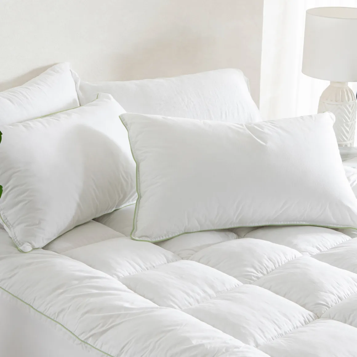 Hypoallergenic Microfibre Medium Pillow