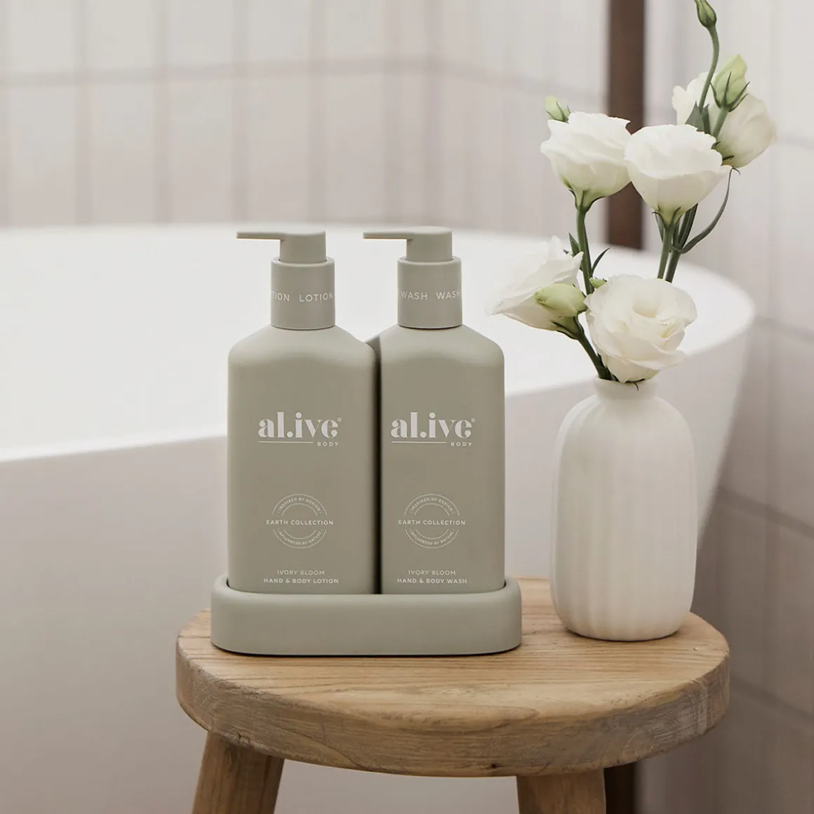 Ivory Bloom Compact Wash & Lotion Duo
