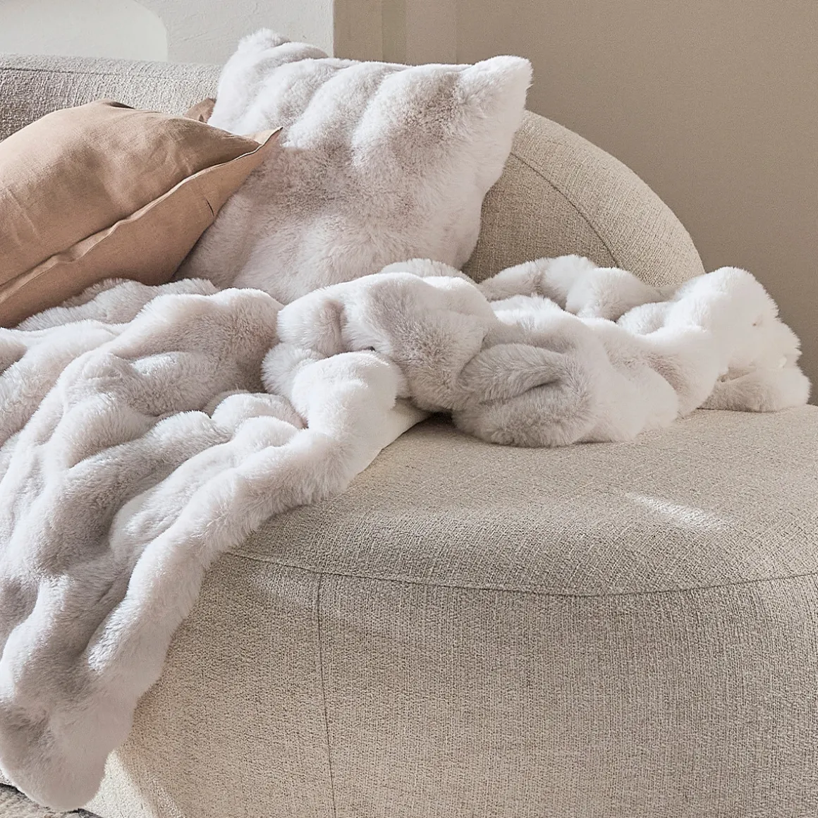 Prague Faux Fur Throw