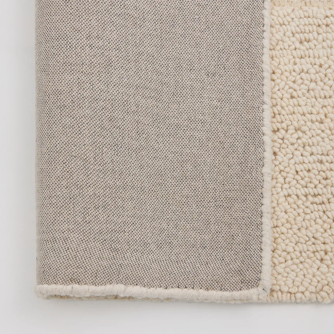 Syanno Wool Floor Rug